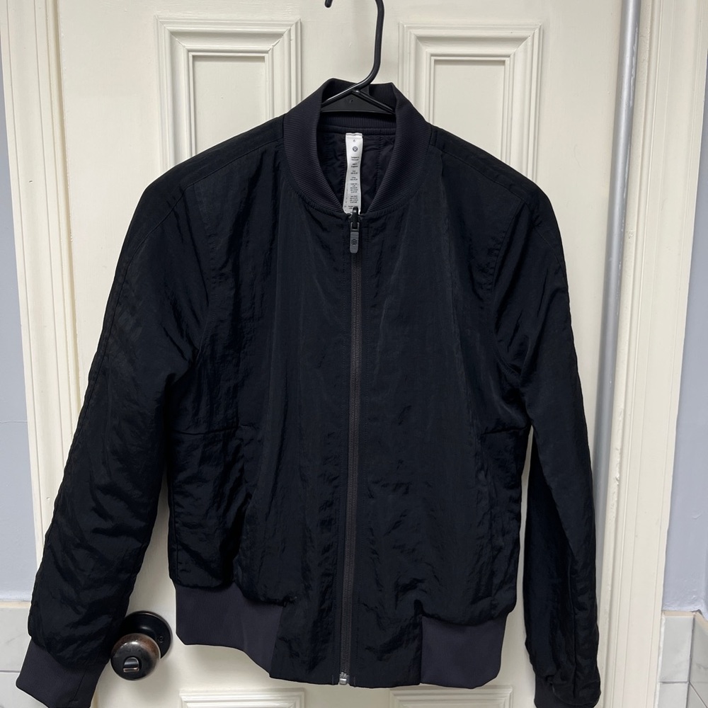 Lululemon NWOT Black Reversible Insulated Bomber Jacket